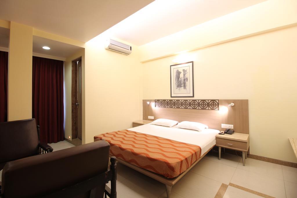 Hotel Samrat Мумбаї Номер фото