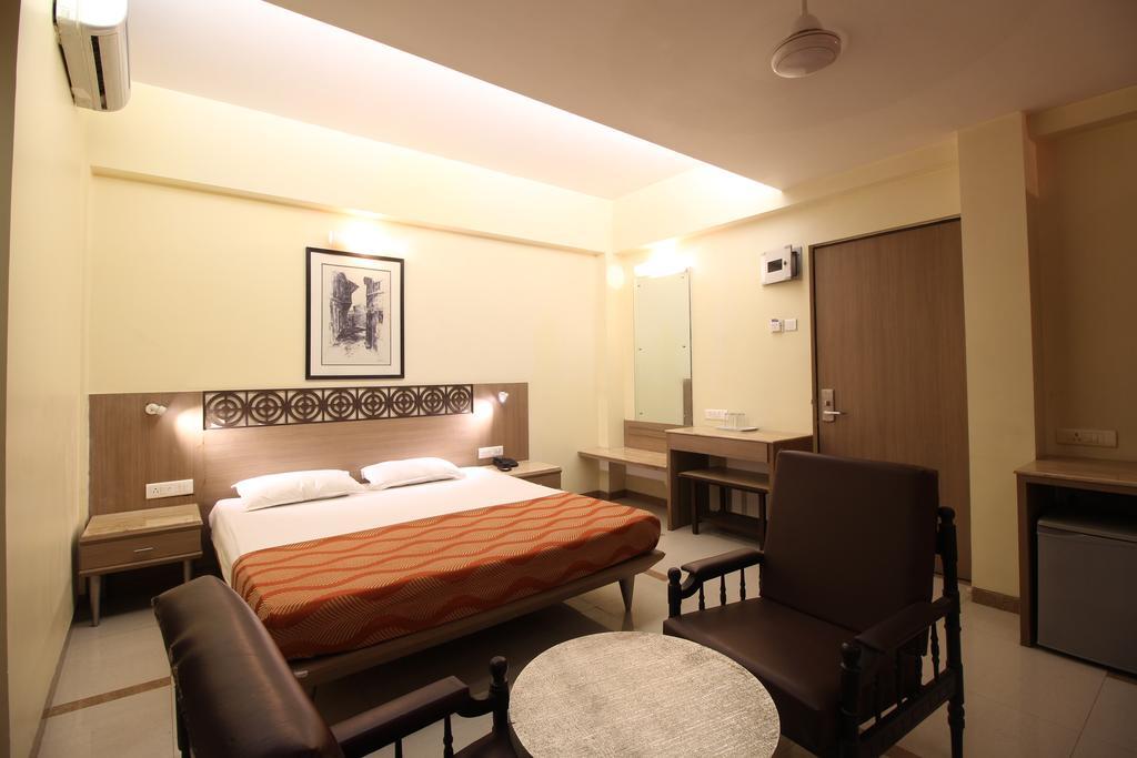 Hotel Samrat Мумбаї Номер фото