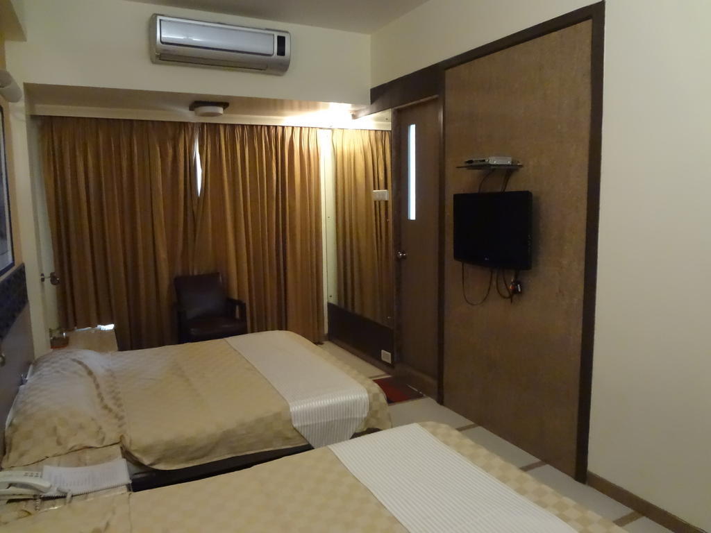 Hotel Samrat Мумбаї Номер фото