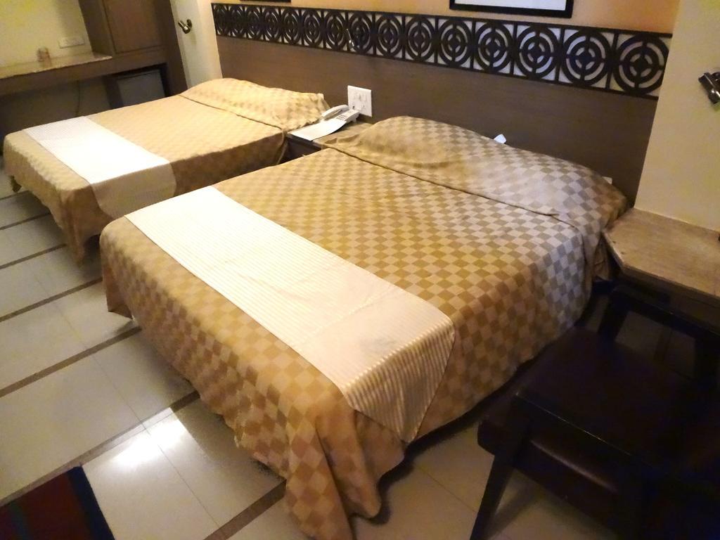Hotel Samrat Мумбаї Екстер'єр фото