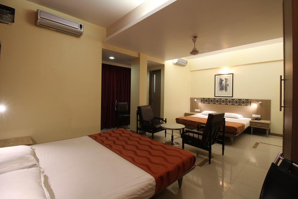 Hotel Samrat Мумбаї Номер фото